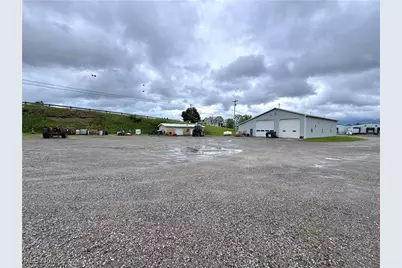 622 Pleasant Valley Road NW, Sugarcreek, OH 44681 - Photo 3