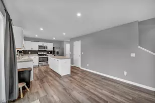 114 River Run Dr, Elyria, OH 44035 - Photo 3