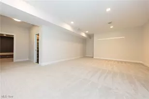 2405 Edgewood Trce, Pepper Pike, OH 44124 - Photo 19