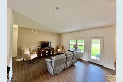 261 Valley View Drive, Weirton, WV 26062 - Photo 7