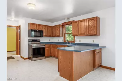 310 Trappers Hollow Road, Zanesville, OH 43701 - Photo 9