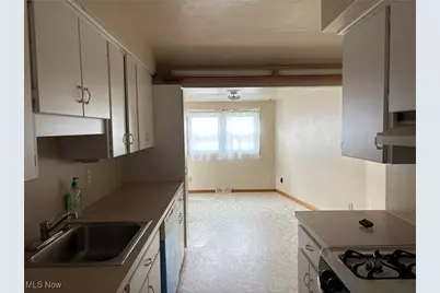 453 Kenyon Avenue, Elyria, OH 44035 - Photo 7