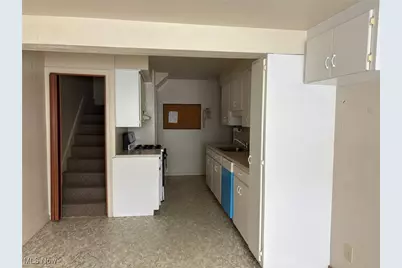 453 Kenyon Avenue, Elyria, OH 44035 - Photo 5