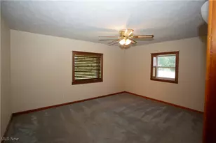 138 N Canfield Niles Rd, Youngstown, OH 44515 - Photo 15