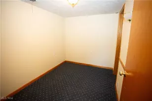 138 N Canfield Niles Rd, Youngstown, OH 44515 - Photo 17