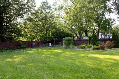 138 N Canfield Niles Road, Youngstown, OH 44515 - Photo 25