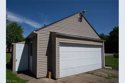 138 N Canfield Niles Road, Youngstown, OH 44515 - Photo 3