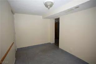 138 N Canfield Niles Rd, Youngstown, OH 44515 - Photo 23