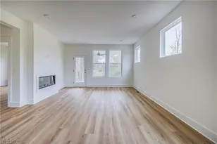 2105 Glenmont Dr, Brunswick, OH 44212 - Photo 5