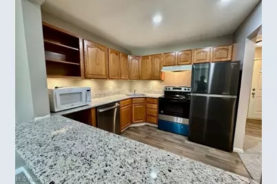 1330 Meadow Run, Copley, OH 44321 - Photo 7