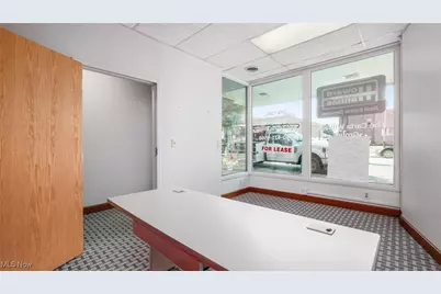 927 Wheeling Avenue, Cambridge, OH 43725 - Photo 11