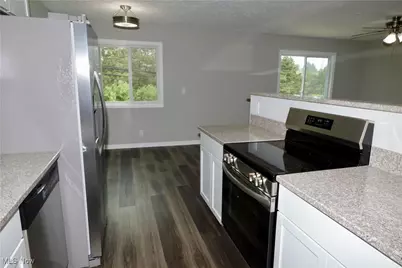 2382 Mogadore Road, Akron, OH 44312 - Photo 7