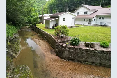 13088 Clay Highway, Lizemores, WV 25125 - Photo 17