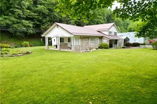 13088 Clay Hwy, Lizemores, WV 25125 - Photo 9