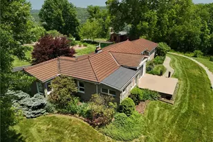 3901 Beaumont Dr, Weirton, WV 26062 - Photo 41