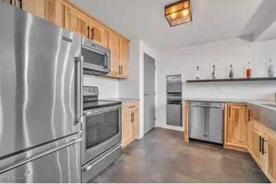 1133 W 9th Street #313, Loveland, OH 44113 - Photo 3