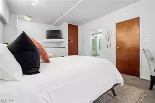 1133 W 9th St, Loveland, OH 44113 - Photo 7