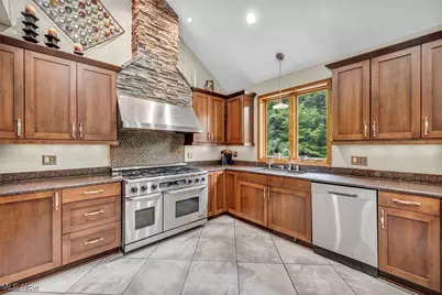 7454 Euclid Chardon Road, Kirtland, OH 44094 - Photo 11