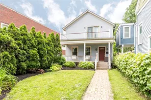 1522 W 32nd St, Loveland, OH 44113 - Photo 1