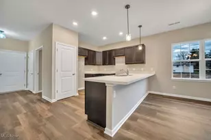 220 Alexander Dr, Elyria, OH 44035 - Photo 7