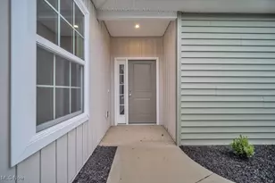 220 Alexander Dr, Elyria, OH 44035 - Photo 3