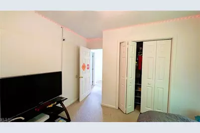 33 Alaska Avenue, Chester, WV 26034 - Photo 9