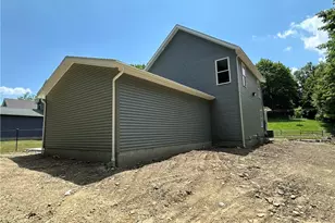 1048 Cliff View St, Youngstown, OH 44502 - Photo 3