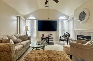 203 Willow Brook Dr NE, Warren, OH 44483 - Photo 3