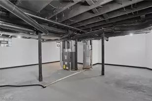 359 Beechwood Dr, Akron, OH 44320 - Photo 33