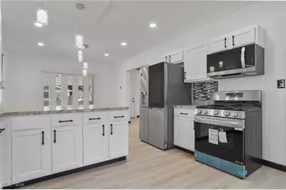 359 Beechwood Drive, Akron, OH 44320 - Photo 9