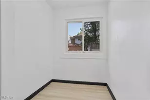 359 Beechwood Dr, Akron, OH 44320 - Photo 17