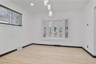 359 Beechwood Dr, Akron, OH 44320 - Photo 13