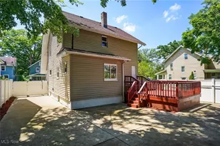 359 Beechwood Dr, Akron, OH 44320 - Photo 7