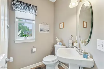 2395 Tremont Avenue, Loveland, OH 44113 - Photo 33