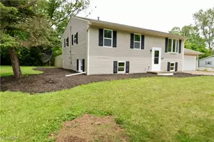 1273 Spruce Tree Ln, Amherst, OH 44001 - Photo 3