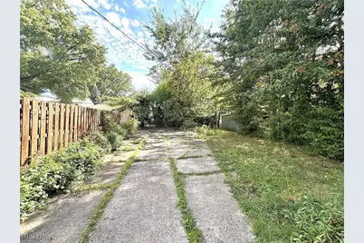 17604 Walden Avenue, Loveland, OH 44128 - Photo 21