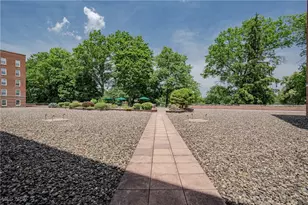 19201 Van Aken Blvd, Huber Heights, OH 44122 - Photo 21