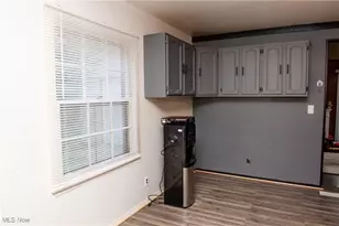 1863 Deerfield Ave SW, Warren, OH 44485 - Photo 7