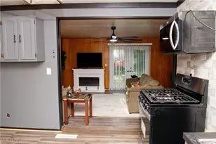 1863 Deerfield Ave SW, Warren, OH 44485 - Photo 9