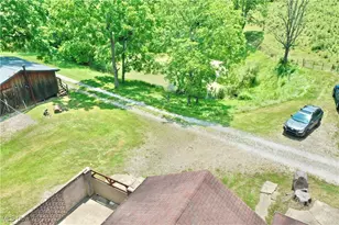 33 Knight Ln, Big Bend, WV 26136 - Photo 13
