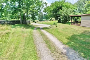 33 Knight Ln, Big Bend, WV 26136 - Photo 17
