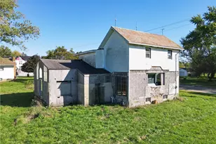 15862 W Akron-Canfield Rd, Berlin Center, OH 44401 - Photo 3