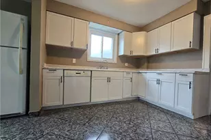 914 Dan St, Akron, OH 44310 - Photo 5