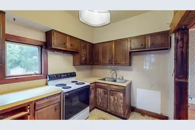 1811 Randolph Road, Mogadore, OH 44260 - Photo 3