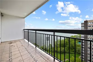 12550 Lake Ave, Oakwood, OH 44107 - Photo 11