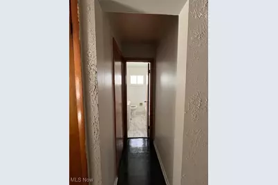 17005 Lipton Avenue, Loveland, OH 44128 - Photo 7