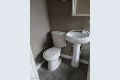 2899-2905 Hampton Road, Loveland, OH 44120 - Photo 11