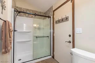 33091 Lakeshore Blvd, Eastlake, OH 44095 - Photo 25