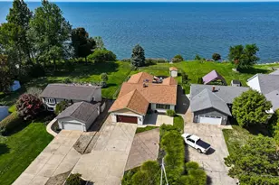 33091 Lakeshore Blvd, Eastlake, OH 44095 - Photo 3