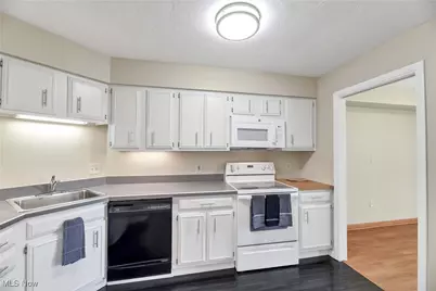 12550 Lake Avenue #1002, Oakwood, OH 44107 - Photo 15